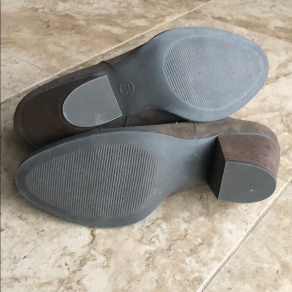 Olive green woven front ankle booties - Picture 7 of 8